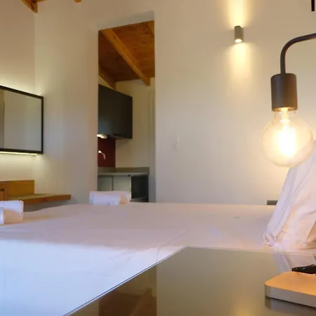 Aeon Retreat Hotel Rovies
